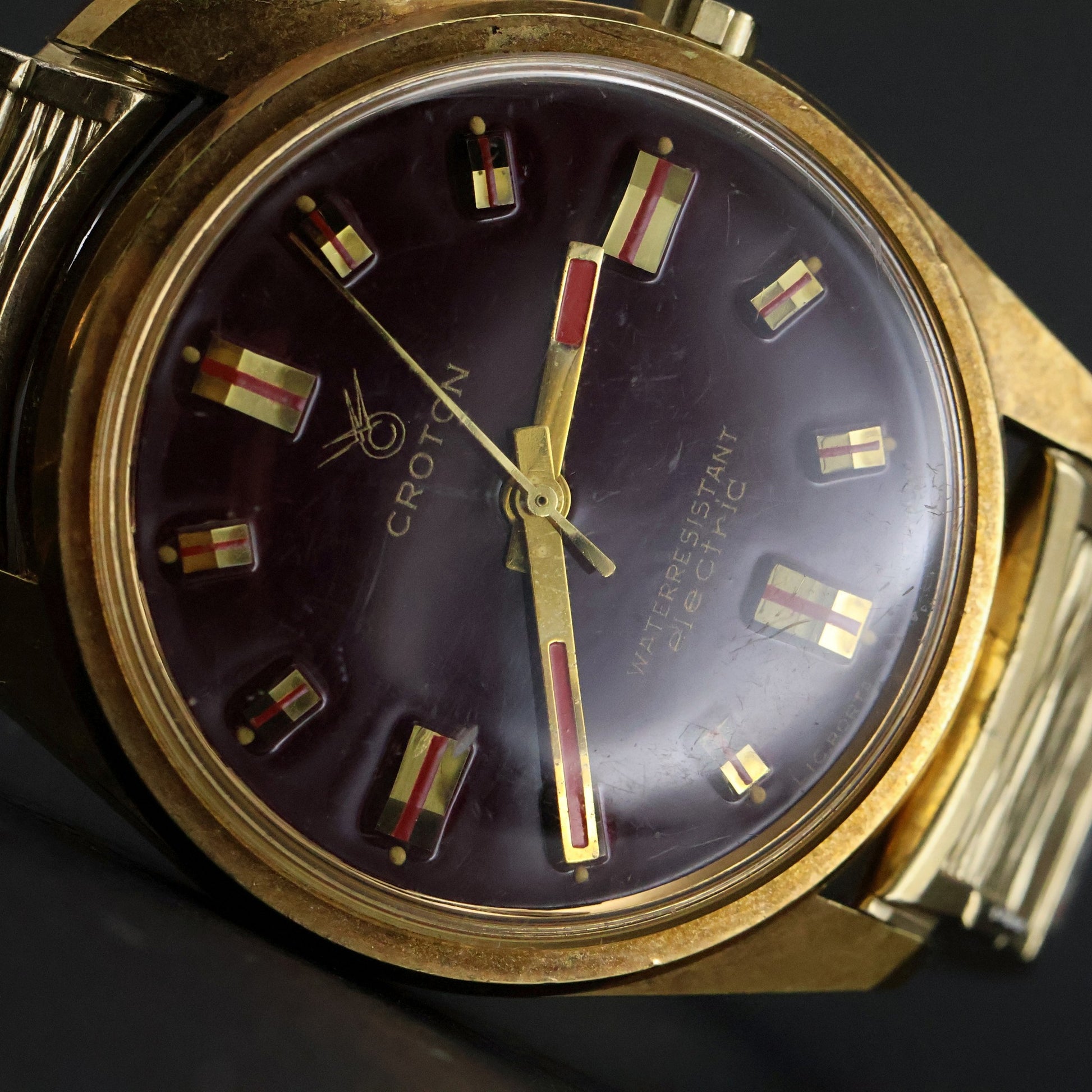Croton Aquamatic Electric Vintage | Burgundy Dial | Underside Calendar Wheel | Circa 1971