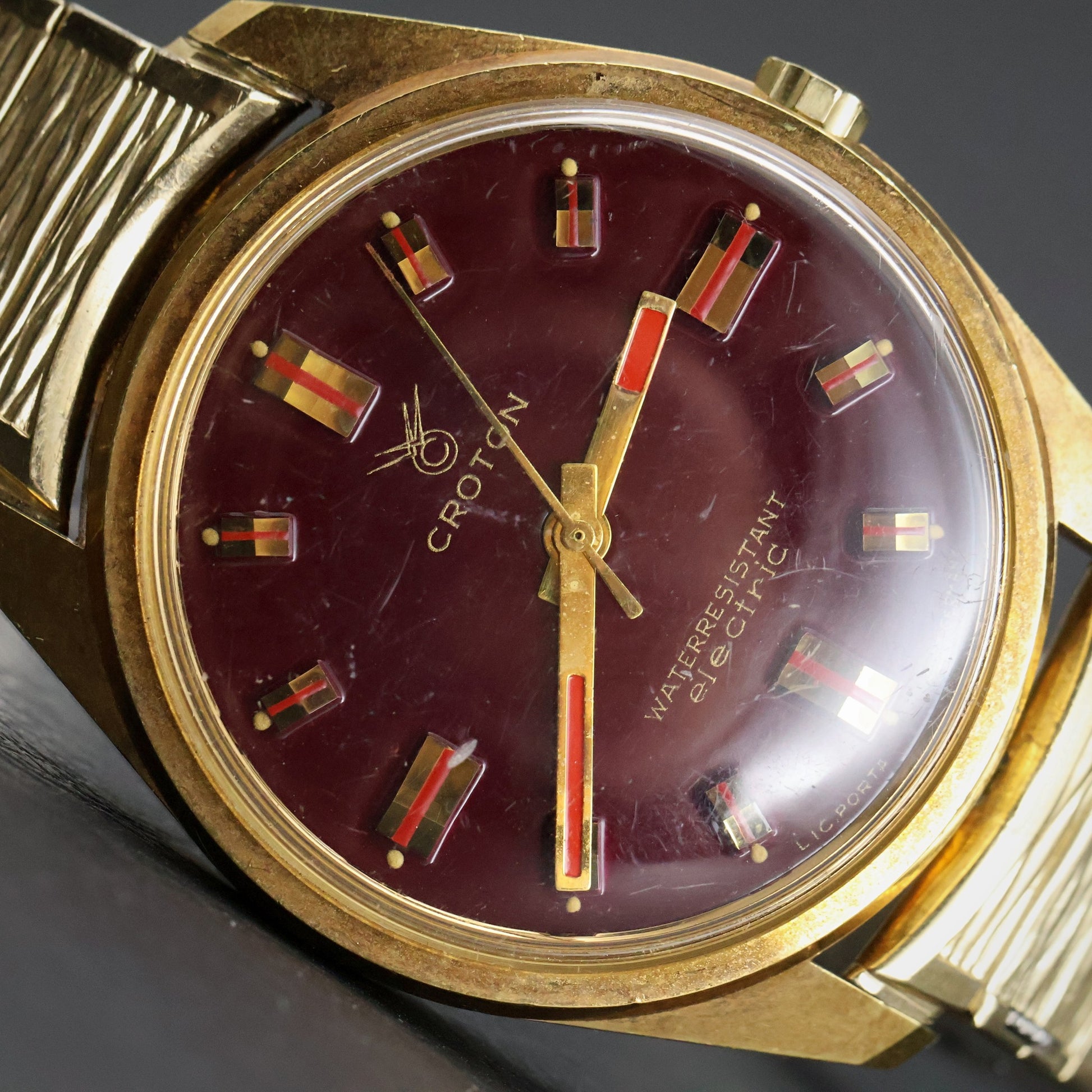 Croton Aquamatic Electric Vintage | Burgundy Dial | Underside Calendar Wheel | Circa 1971