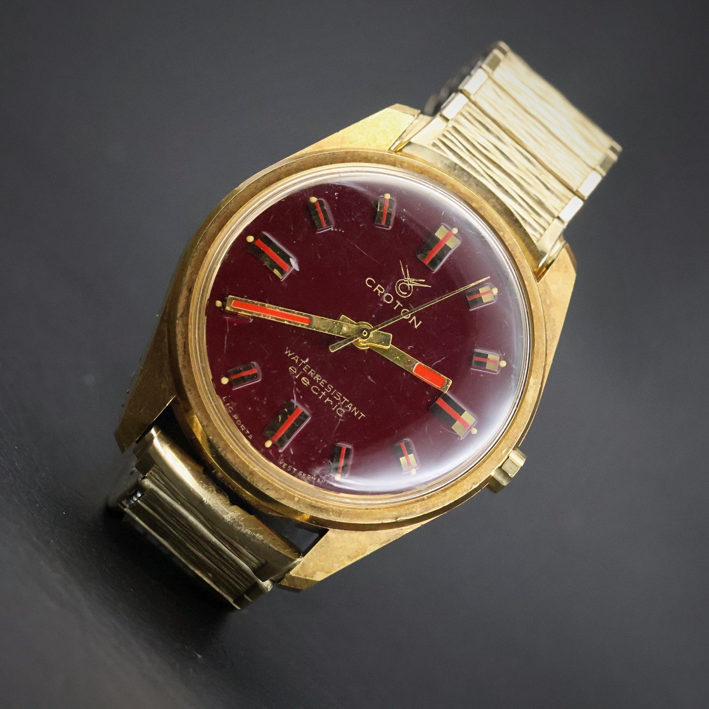 Croton Aquamatic Electric Vintage | Burgundy Dial | Underside Calendar Wheel | Circa 1971