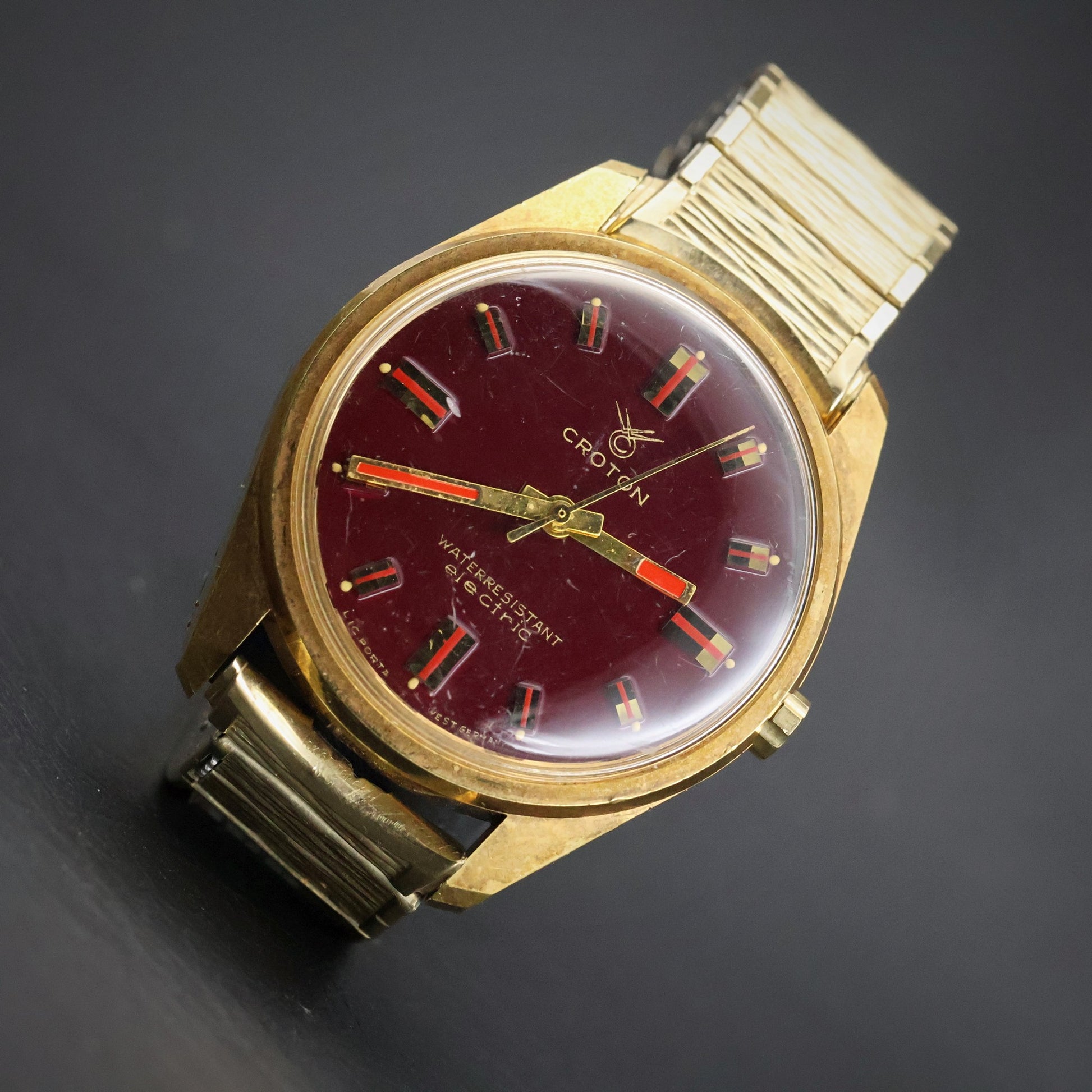 Croton Aquamatic Electric Vintage | Burgundy Dial | Underside Calendar Wheel | Circa 1971