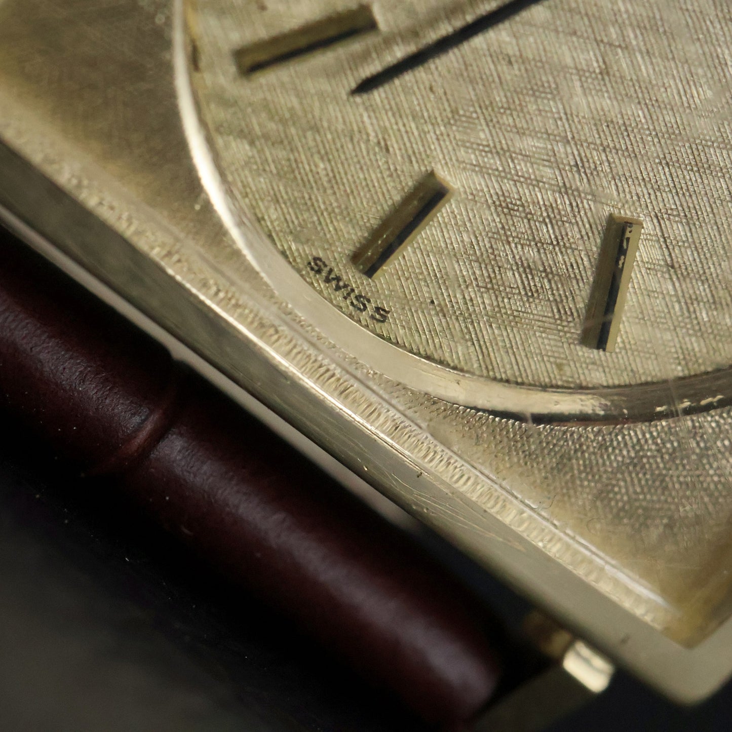 Longines Vintage Square Dress | 10K Gold Filled | Cream Linen Dial | Two-Hand Manual Wind