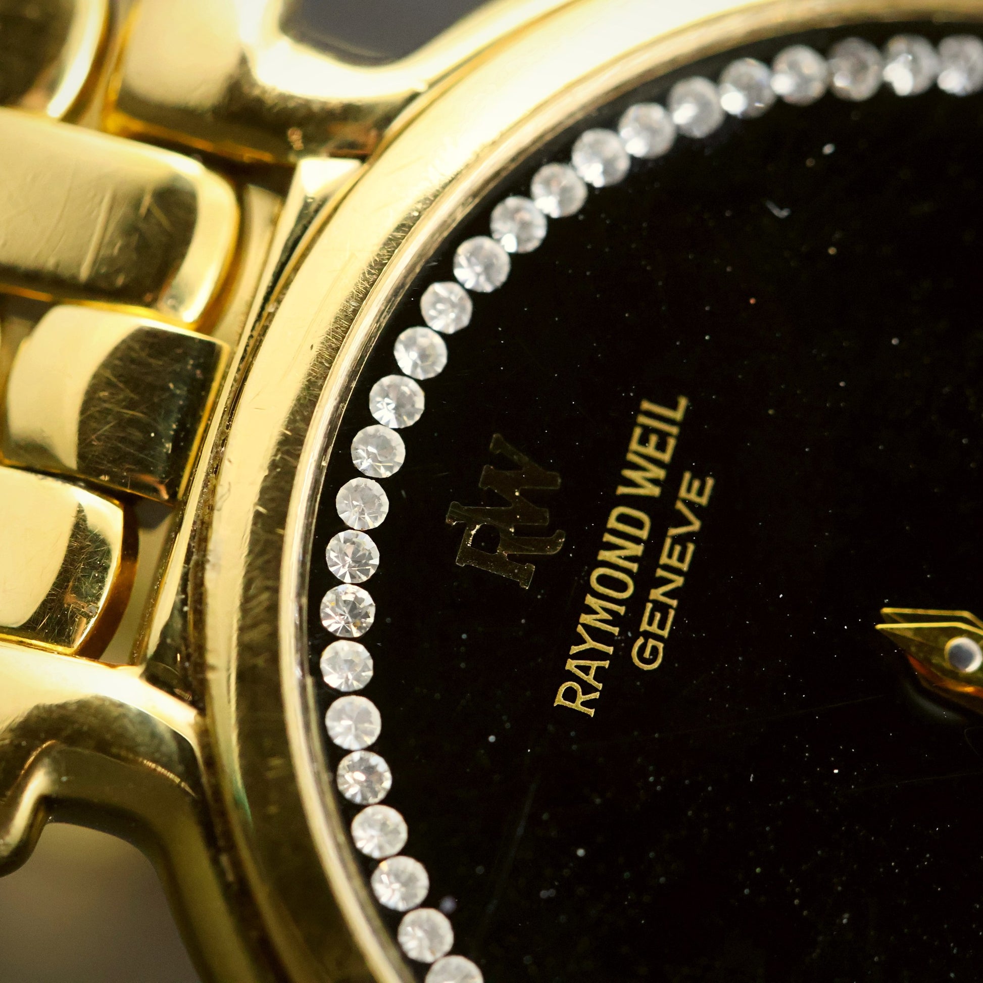 Raymond Weil Geneve | Onyx Black Crystal-Set Dial | Gold Plated | Date