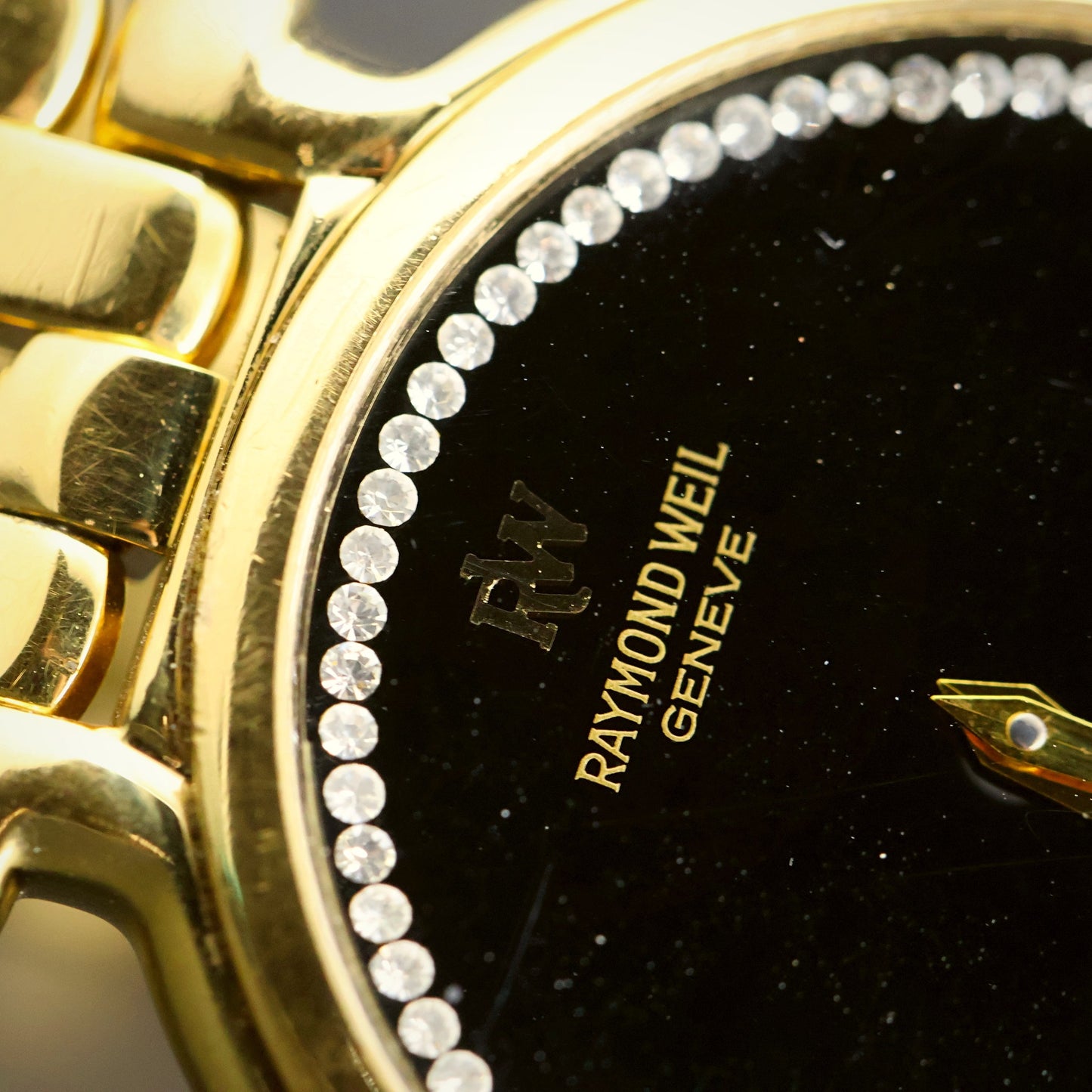 Raymond Weil Geneve | Onyx Black Crystal-Set Dial | Gold Plated | Date