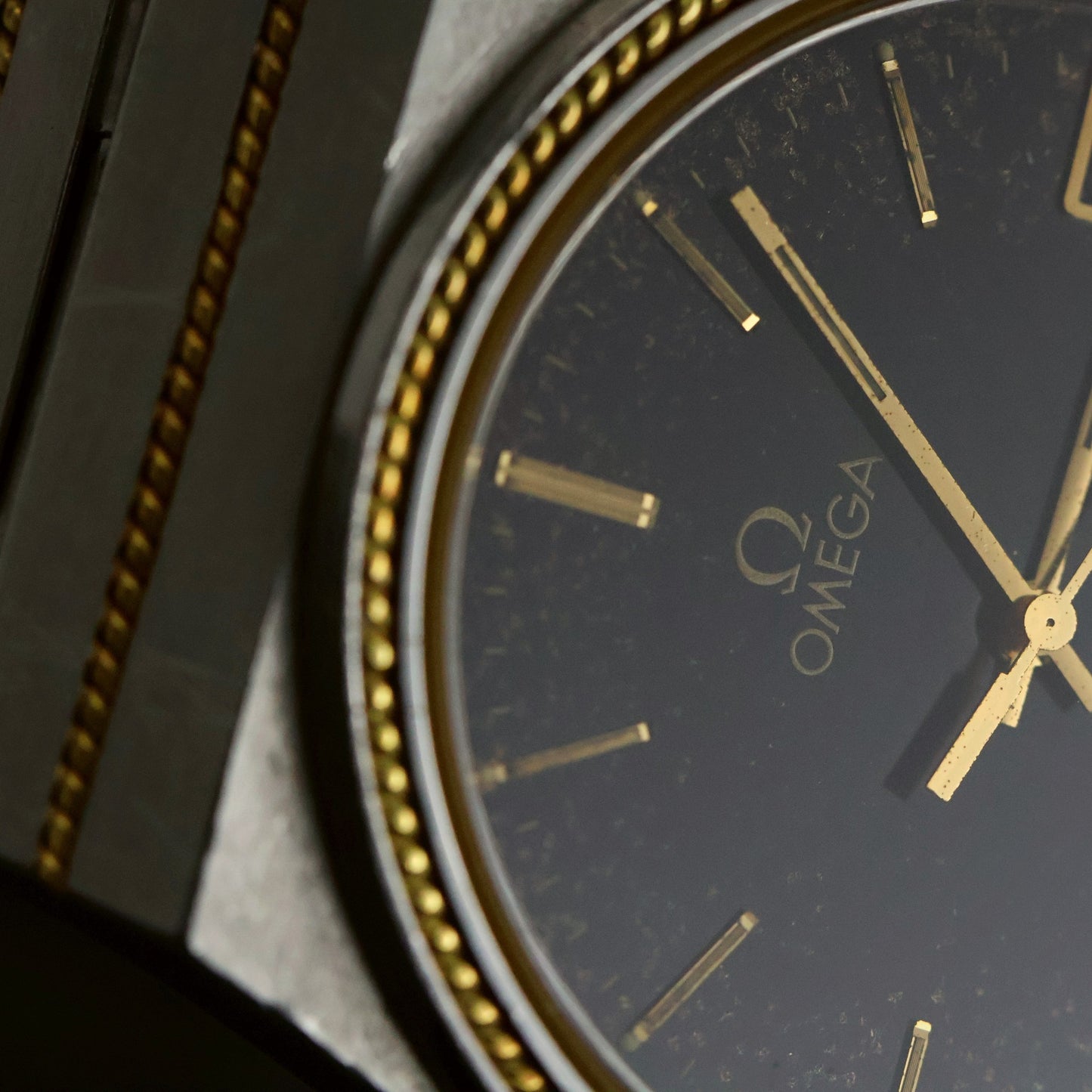 Omega Constellation Chronometer | Glossy Black Dial | Two-Tone | Quartz
