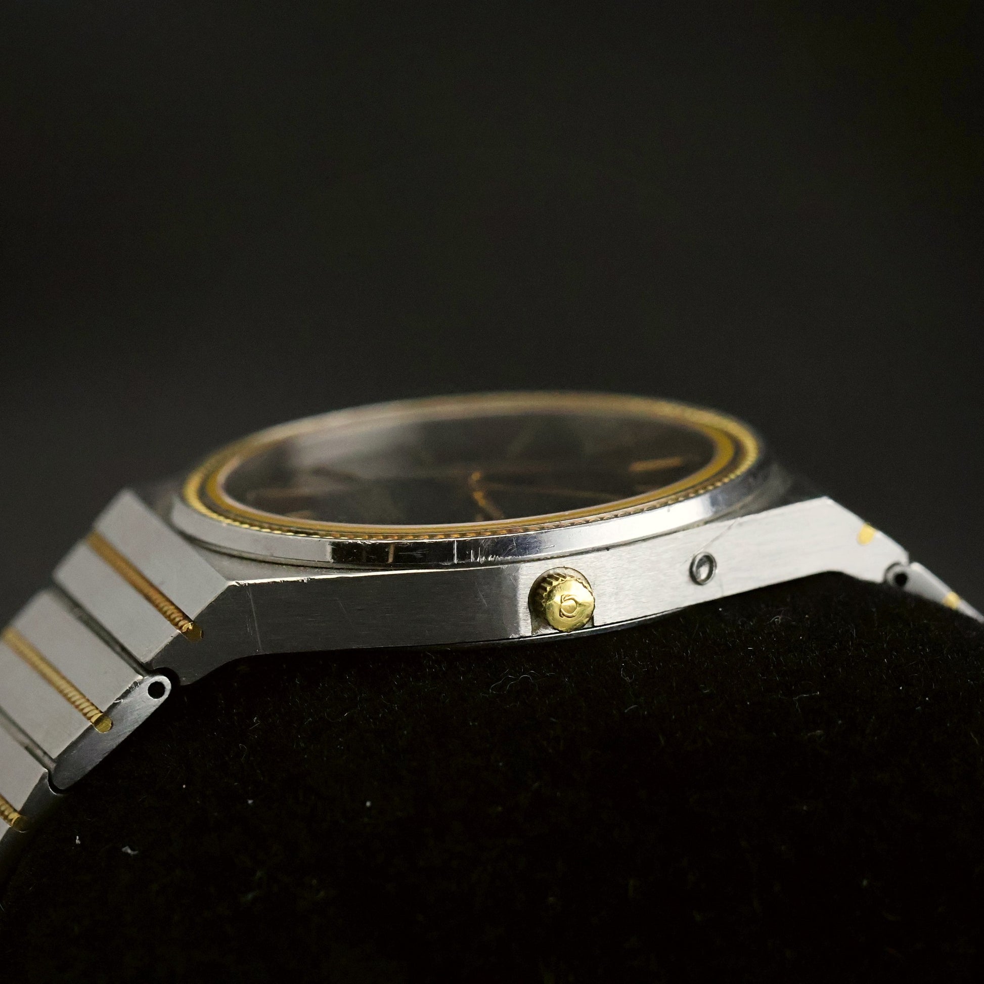 Omega Constellation Chronometer | Glossy Black Dial | Two-Tone | Quartz