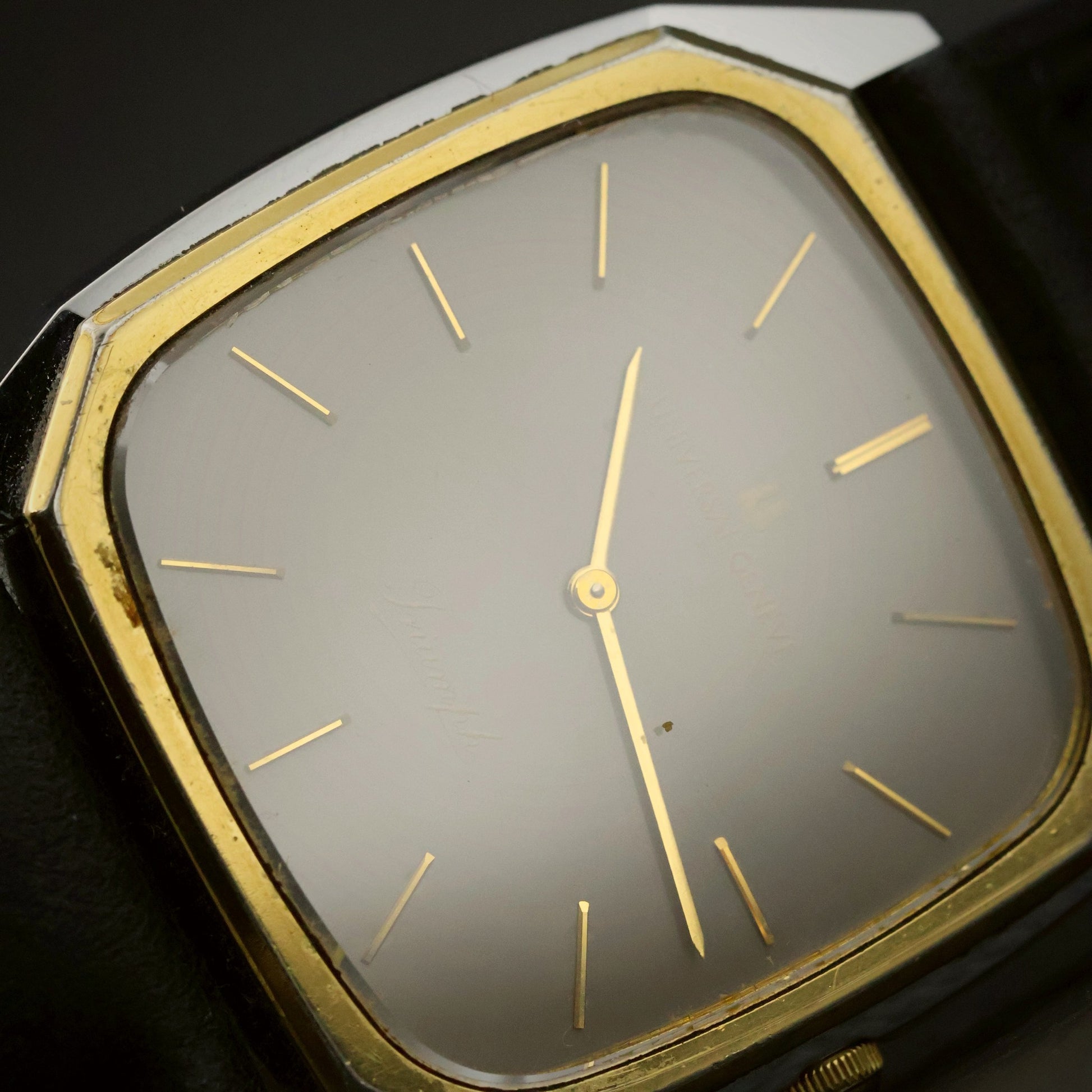 Universal Geneve Triumph | Charcoal Dial | Two-Tone Octagonal Case