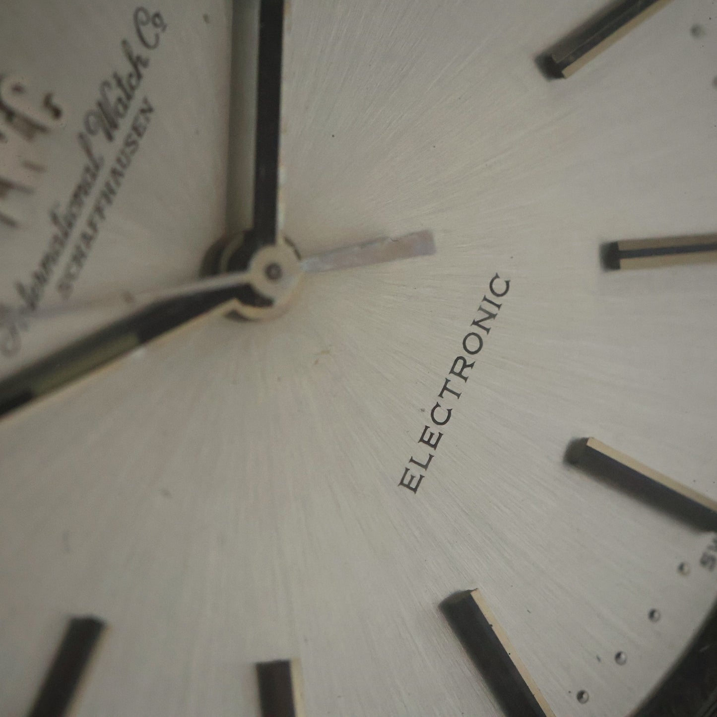 IWC Schaffhausen Electronic | Tuning-Fork | Silver Dial | Steel Cushion