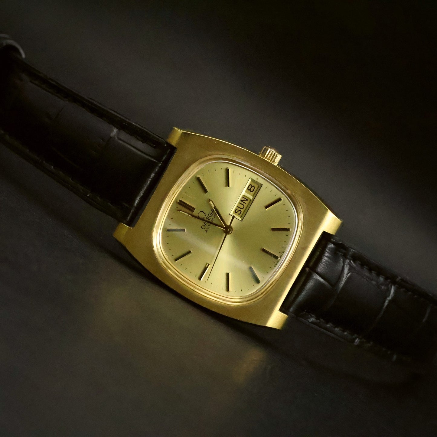 Omega Automatic Day-Date | Champagne Dial | Gold TV Case | 1978 Presentation Piece, view 1