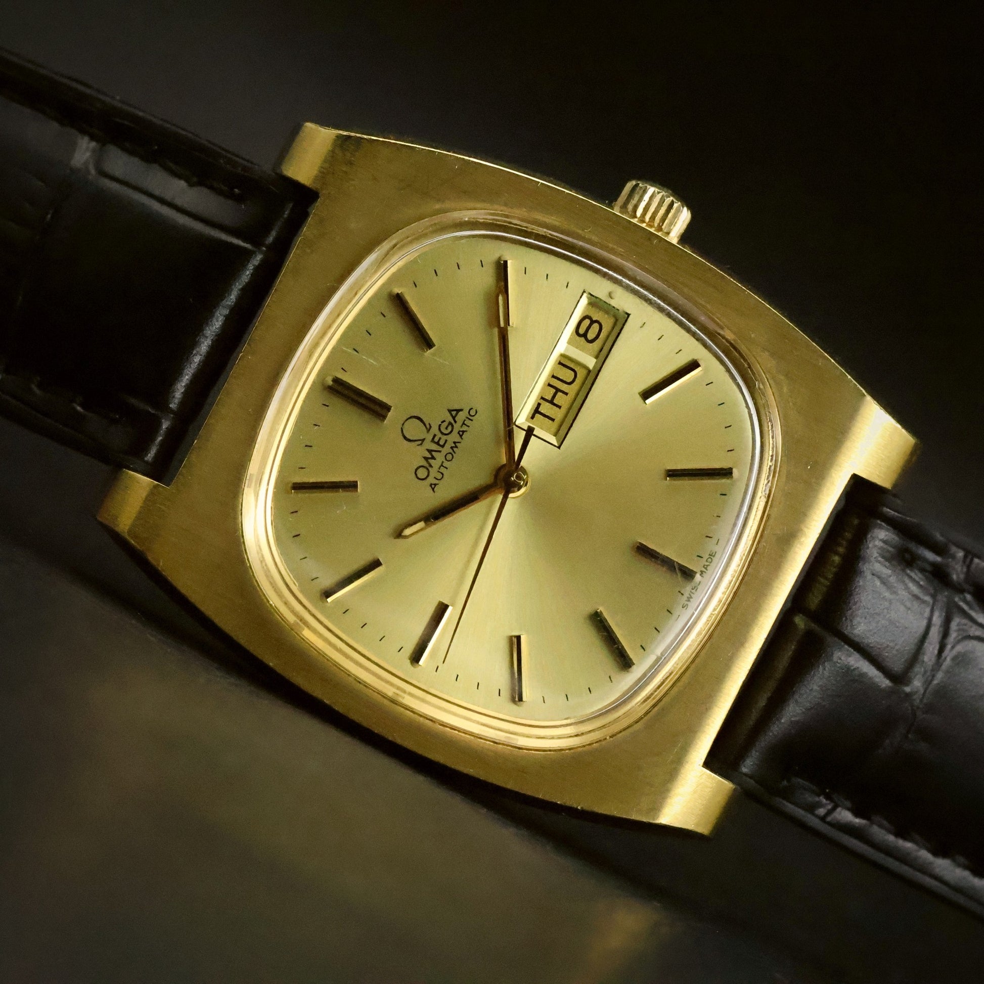 Omega Automatic Day-Date | Champagne Dial | Gold TV Case | 1978 Presentation Piece, view 3