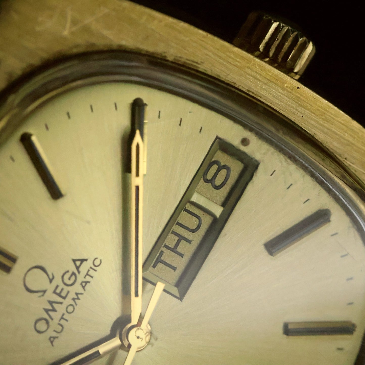 Omega Automatic Day-Date | Champagne Dial | Gold TV Case | 1978 Presentation Piece, view 8