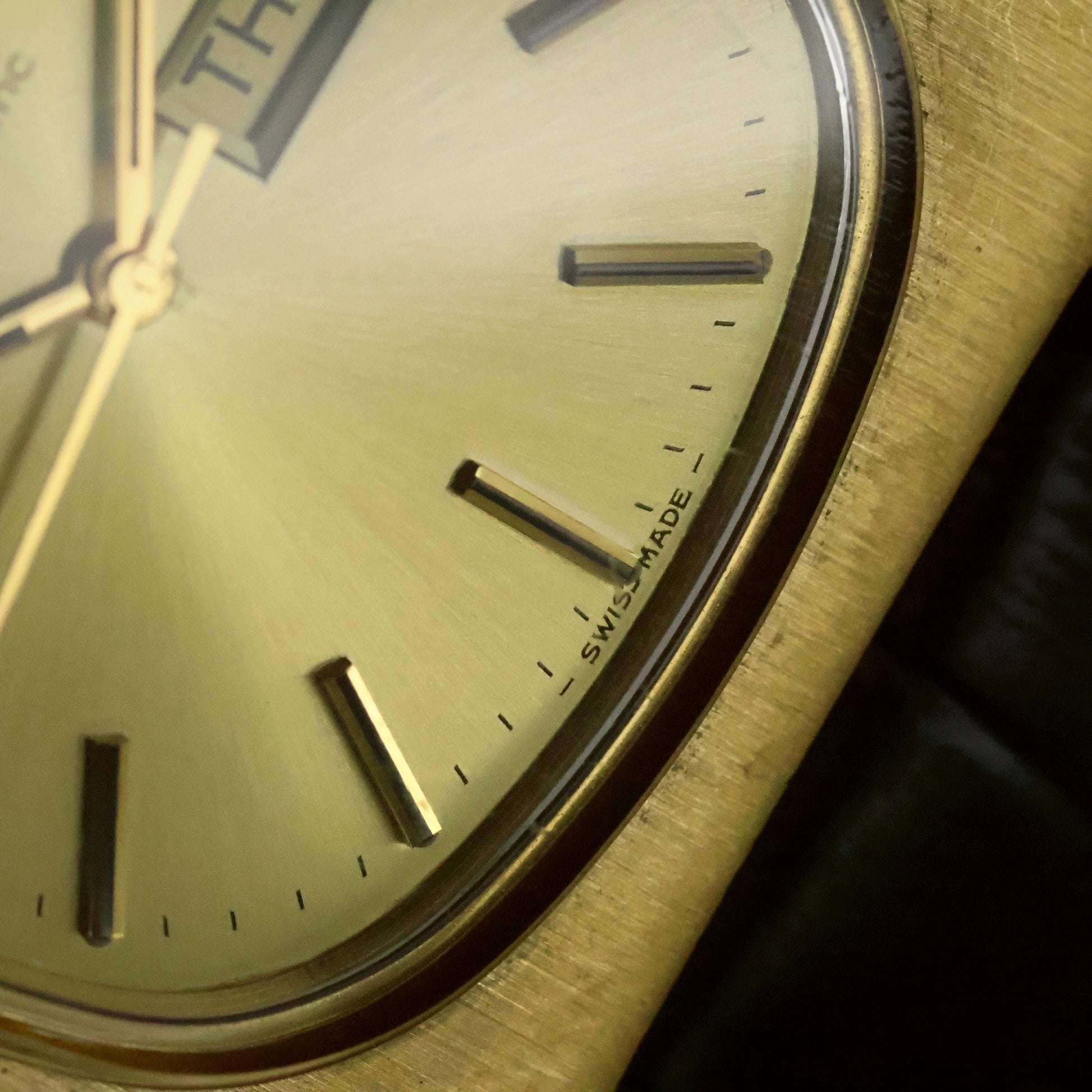Omega Automatic Day-Date | Champagne Dial | Gold TV Case | 1978 Presentation Piece, view 9