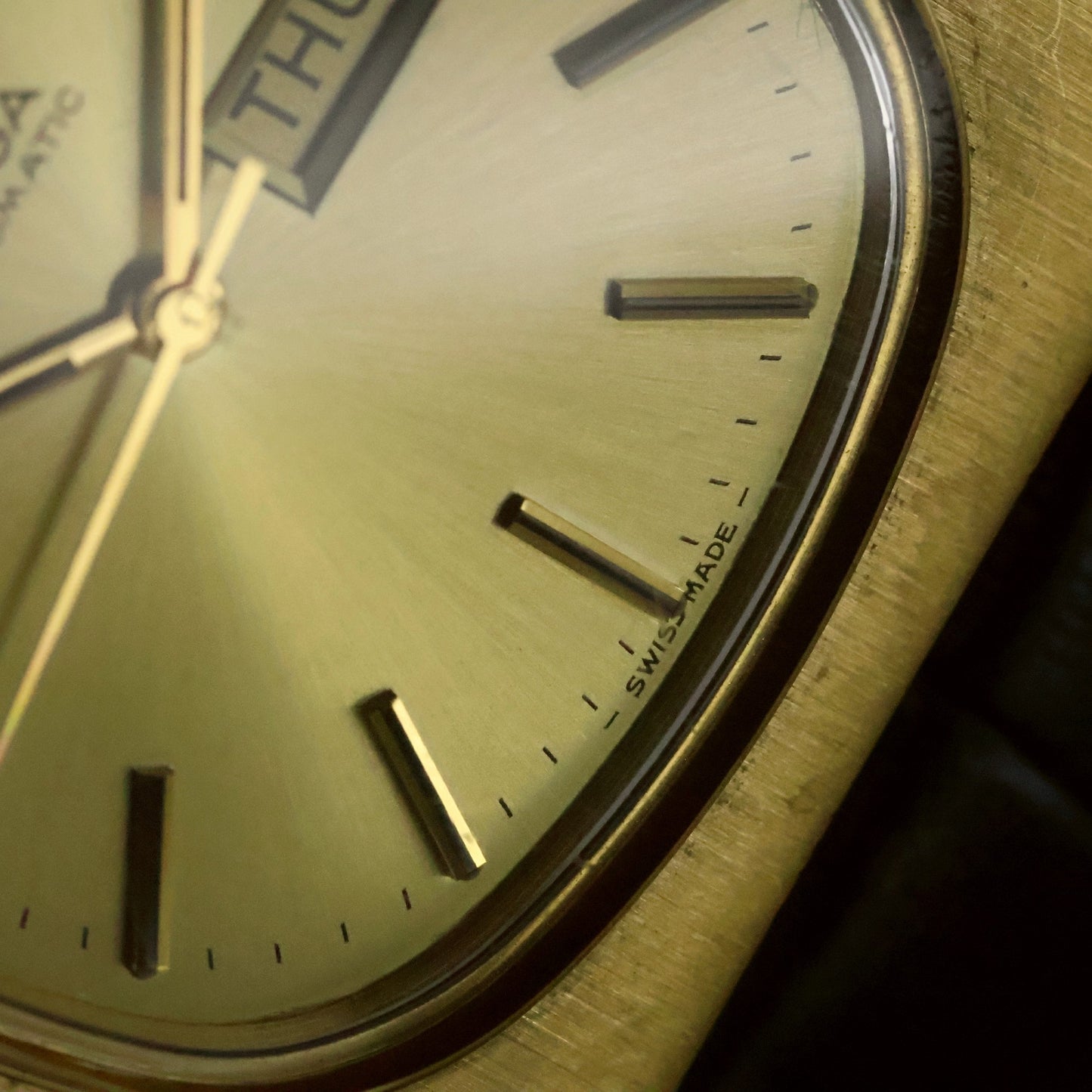 Omega Automatic Day-Date | Champagne Dial | Gold TV Case | 1978 Presentation Piece, view 10