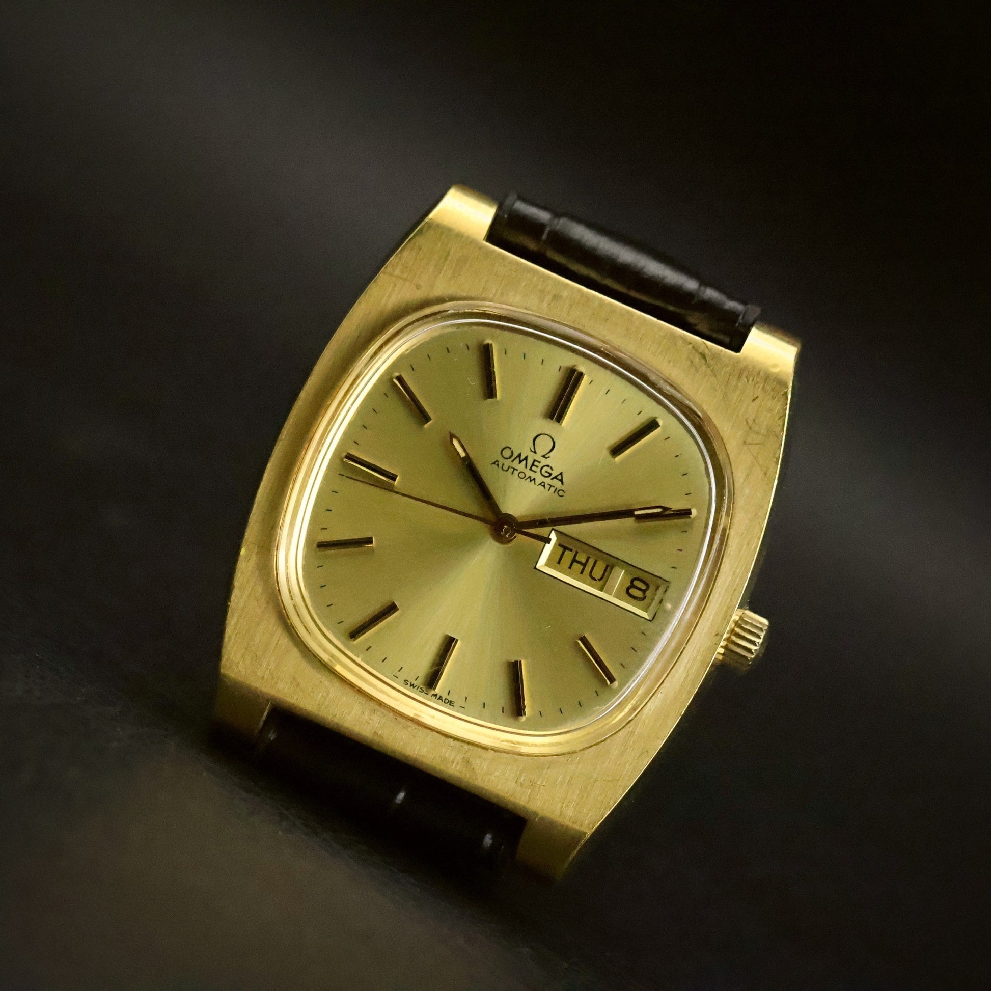Omega Automatic Day-Date | Champagne Dial | Gold TV Case | 1978 Presentation Piece, view 2