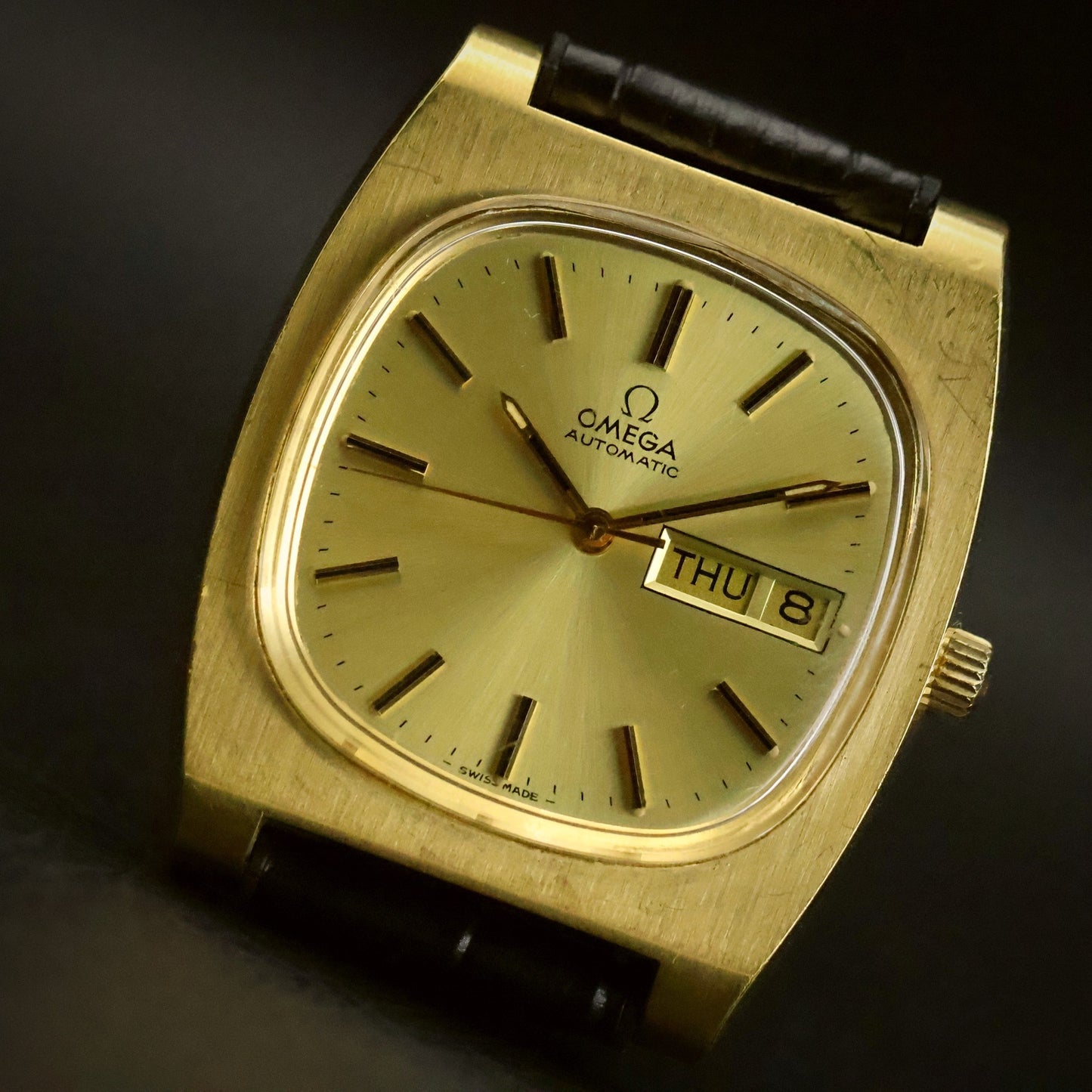 Omega Automatic Day-Date | Champagne Dial | Gold TV Case | 1978 Presentation Piece, view 18