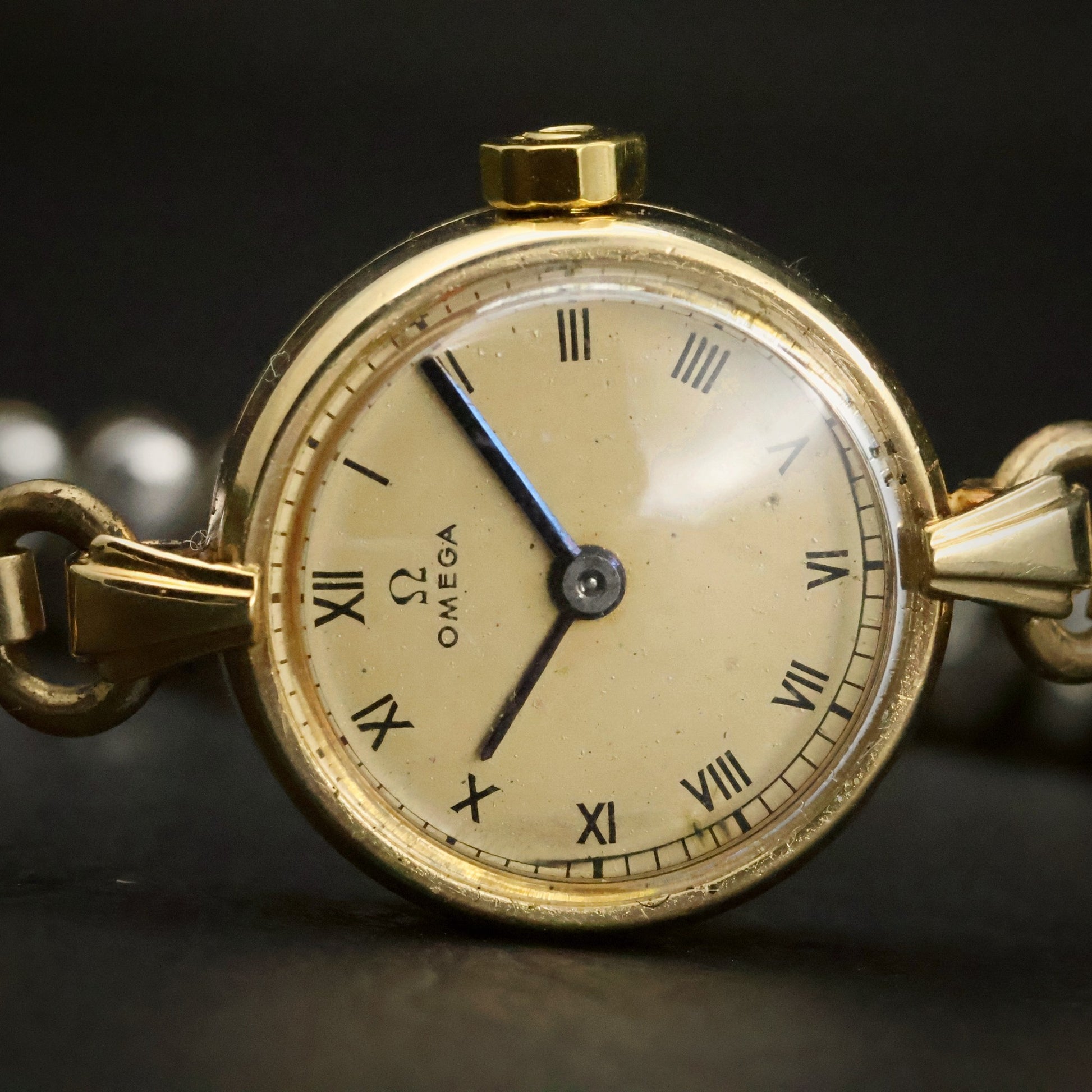 Omega Ladies Cocktail Watch | Solid 14K Gold Case | Roman Dial | Circa 1940, view 2