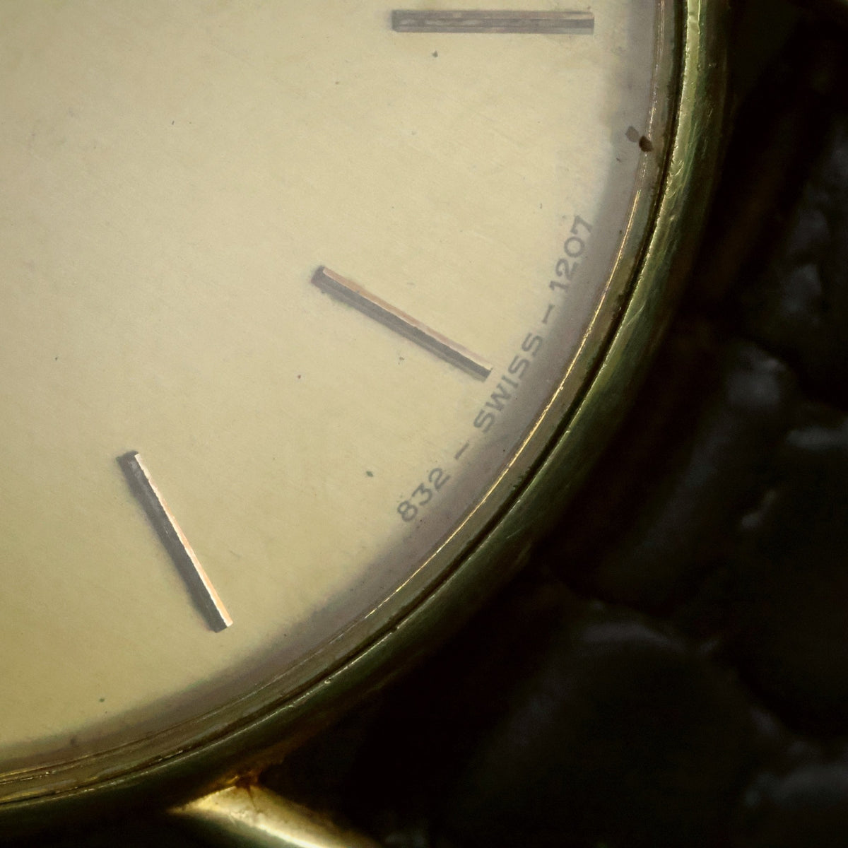 Longines Ultra-Thin Quartz | Champagne Dial | Gold Plated | Full Set with 1984 Certificate, view 17