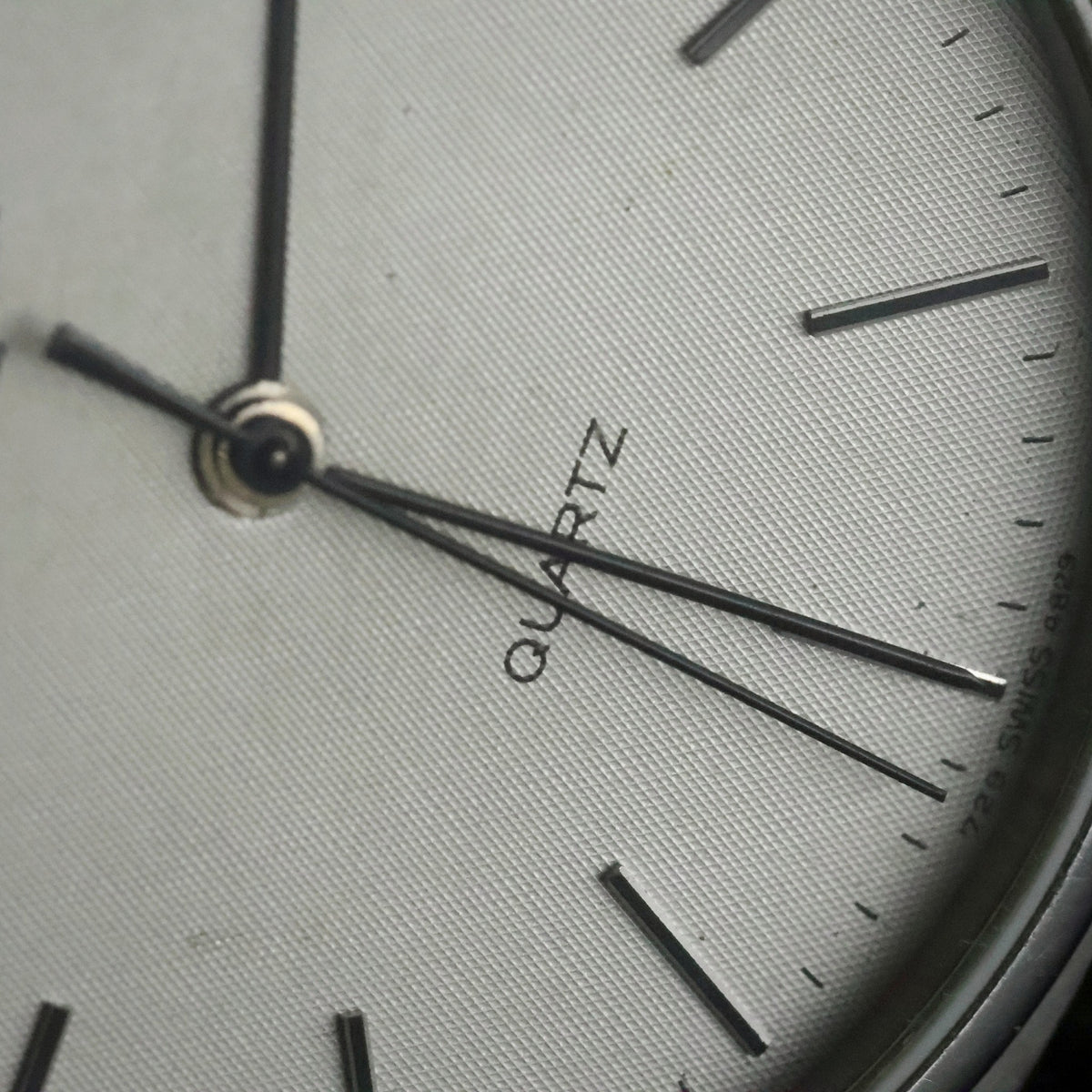 Longines Quartz | Tapisserie Silver Dial | Steel | Calibre L729 | 1980s, view 9