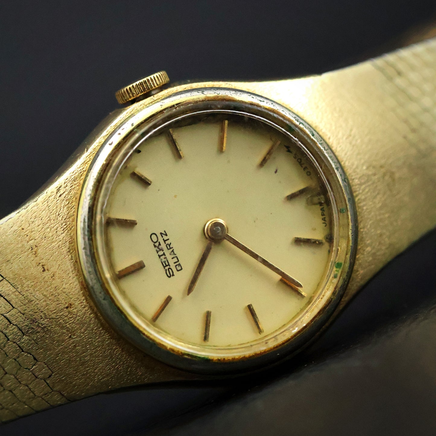 Seiko Quartz Gold Honeycomb Bangle